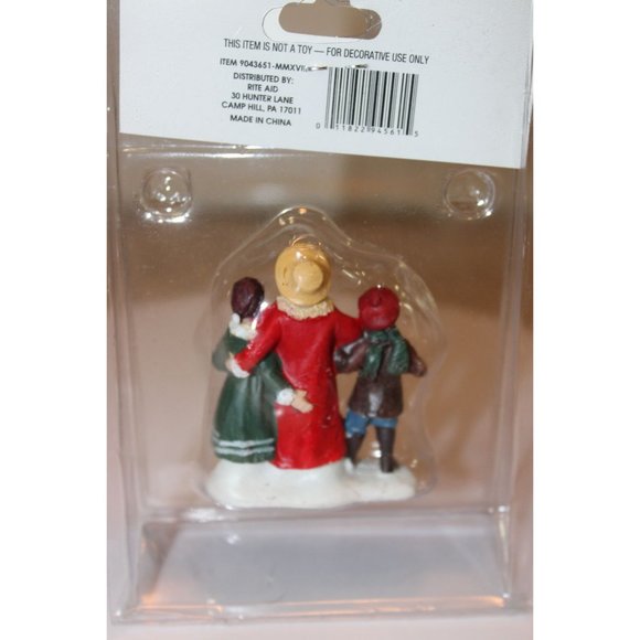 Home for the Holidays - Victorian Caroling Family - Picture 3 of 4